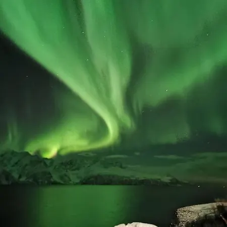Lyngen Panorama, Solberget, Med Dome