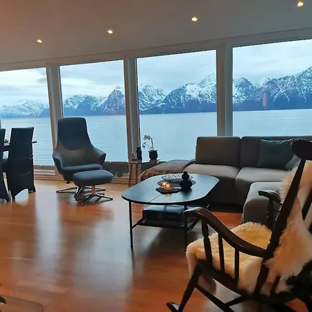 Prázdninový dům Lyngen Panorama, Solberget, Med Dome Storsletta
