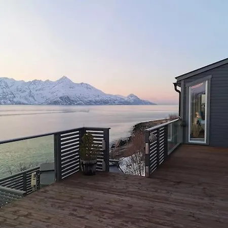 Lyngen Panorama, Solberget, Med Dome Prázdninový dům Storsletta